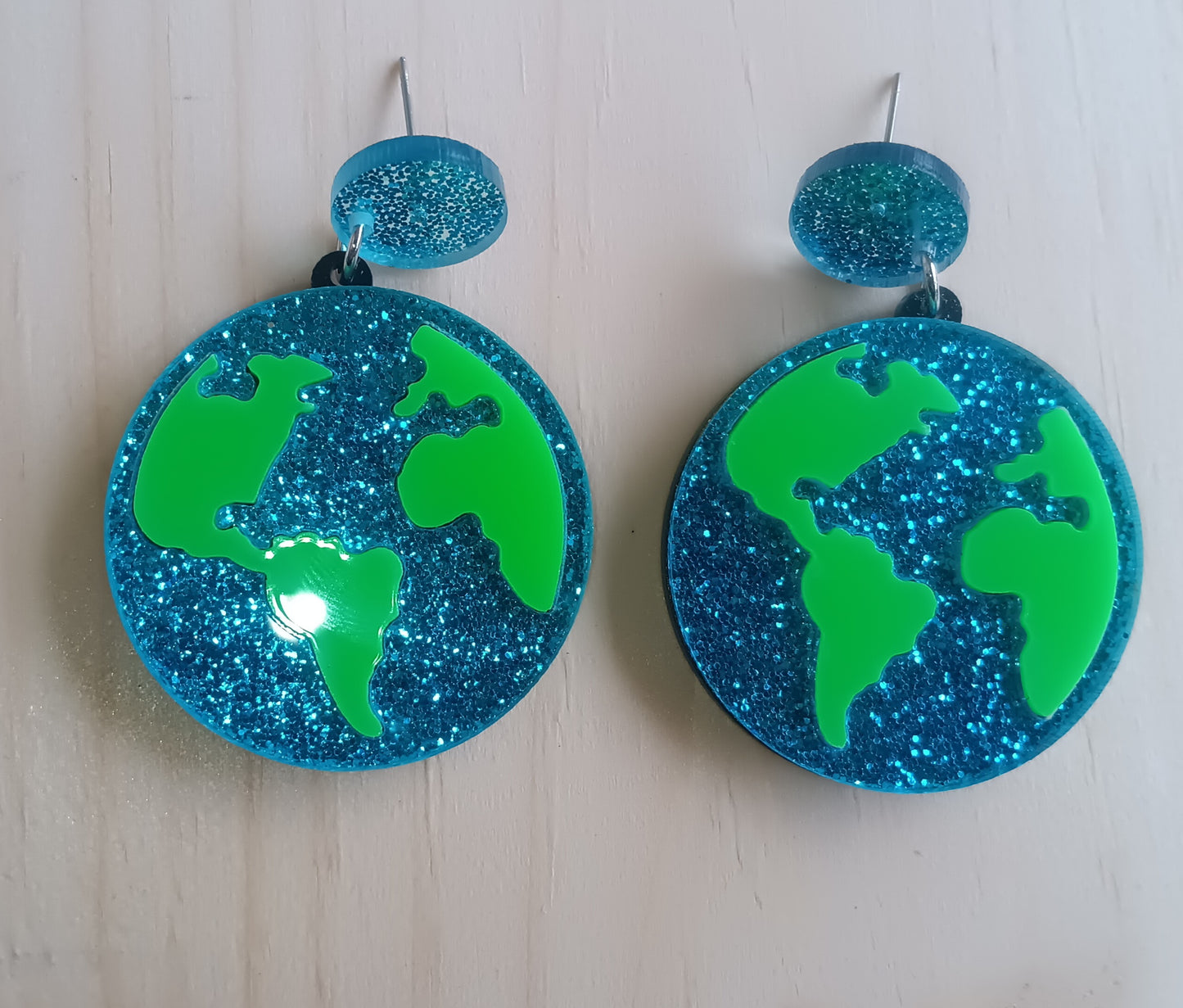 Partial Glitter Effect Earth Earrings