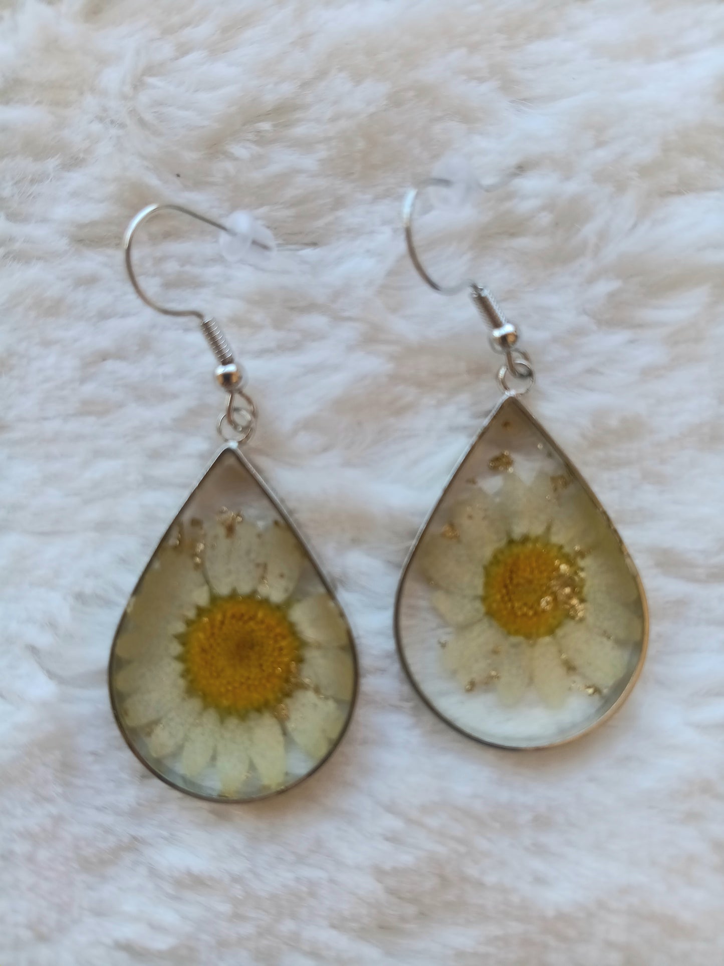 Gorgeous Glittery Dried White Flower Teardrop Earrings