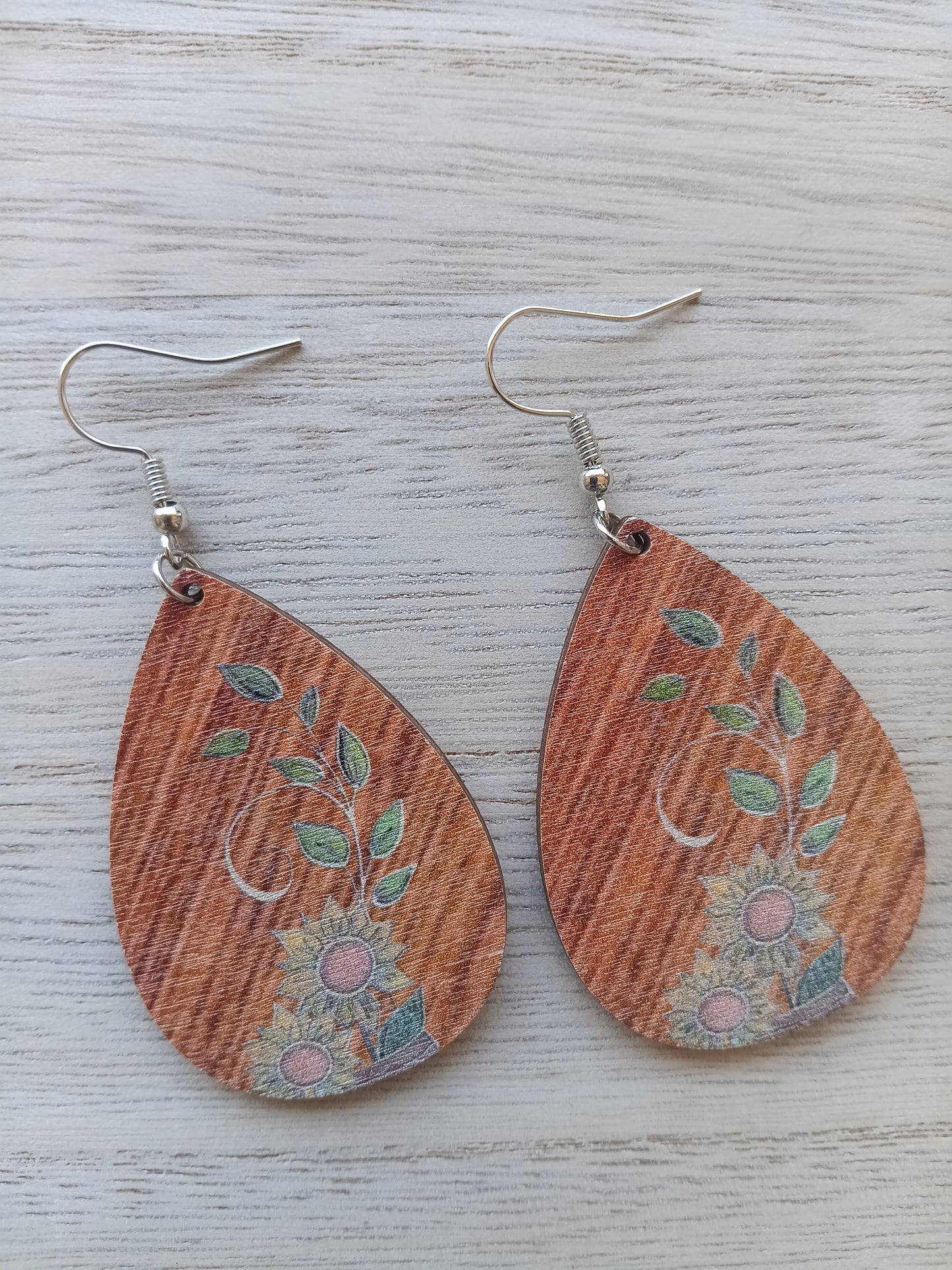 Vintage Wooden Floral Design Earrings