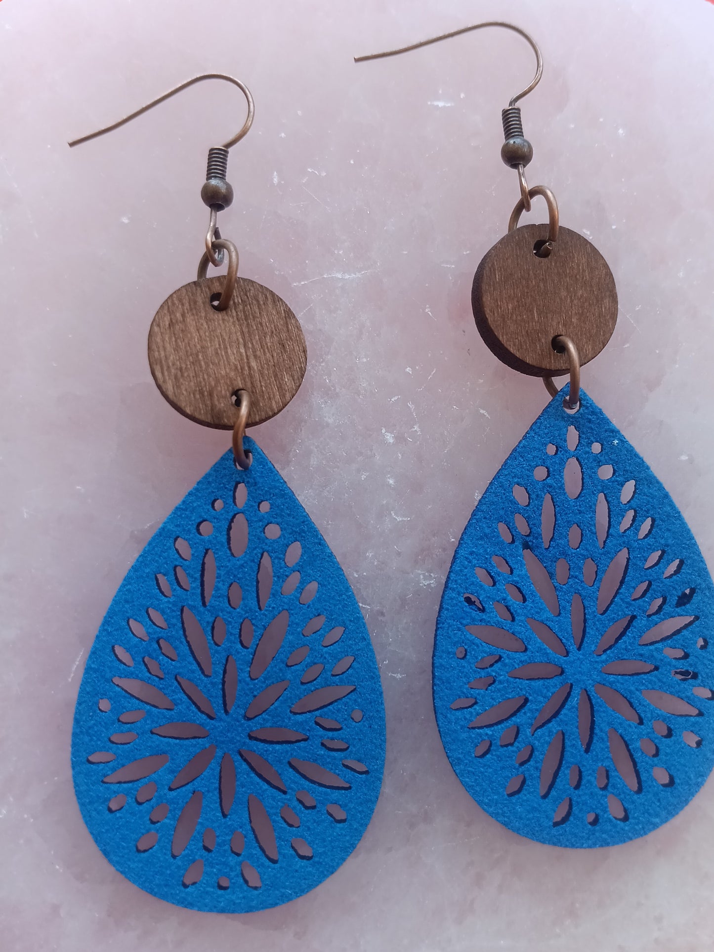 Gorgeous Feather Light Bohemian Earrings Blue