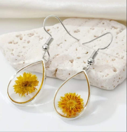 Gorgeous Dainty Boho Yellow Chrysanthemum Dried Flower Earrings