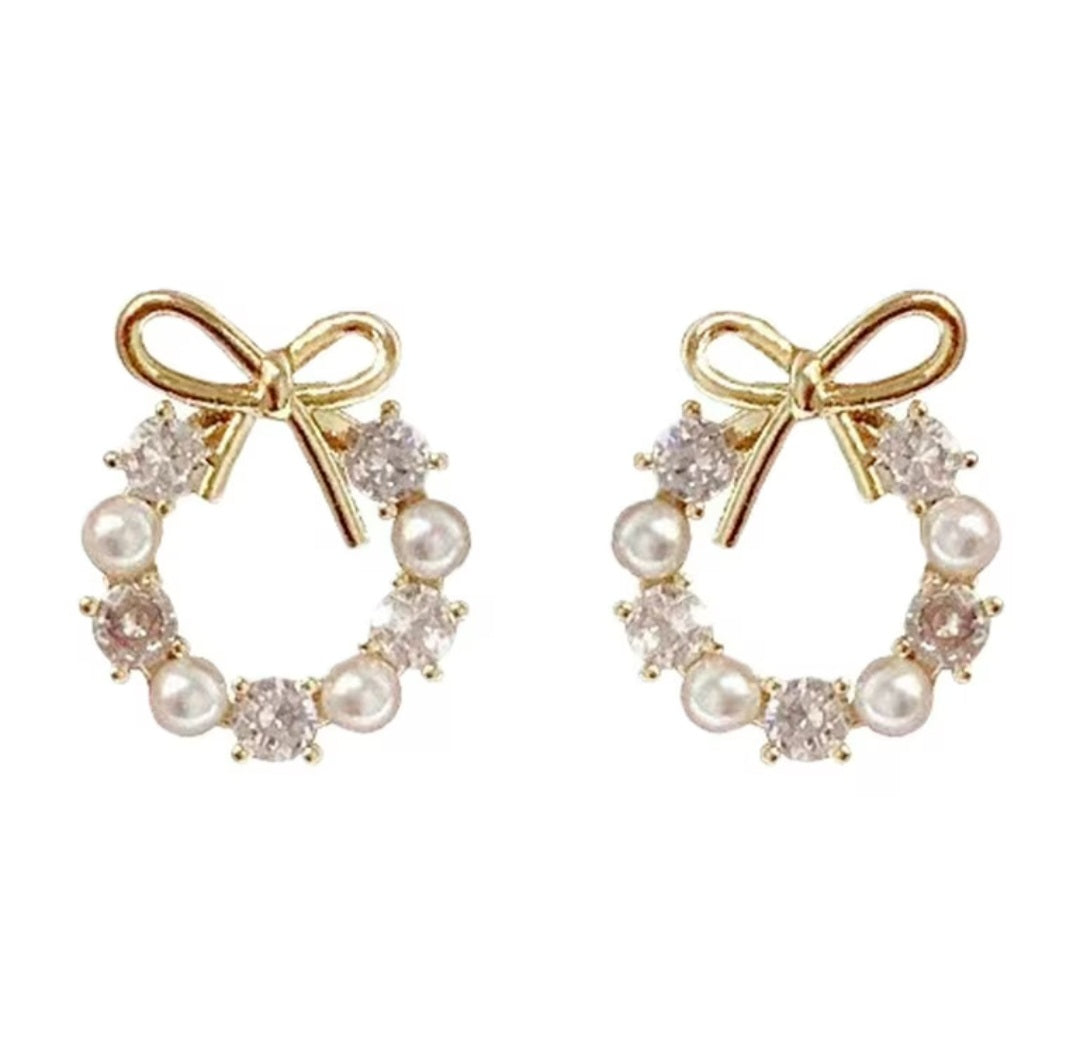 Gorgeous Pearl Bow Wreath Earrings